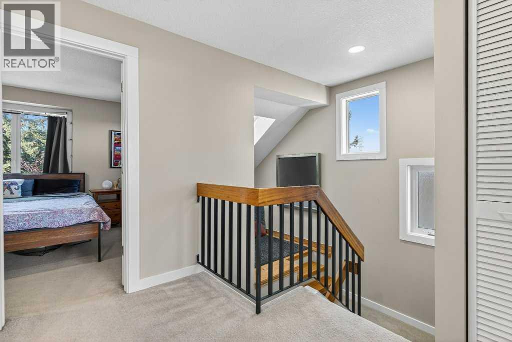 Photo 17 of 7 Strathearn Rise Sw, Calgary AB