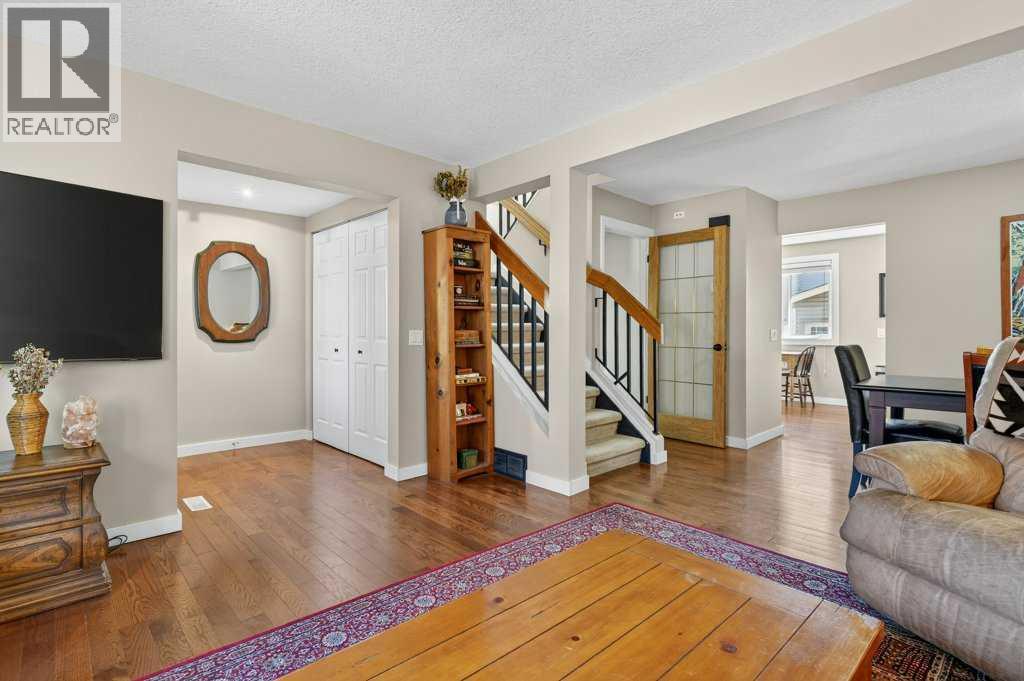 Photo 3 of 7 Strathearn Rise Sw, Calgary AB
