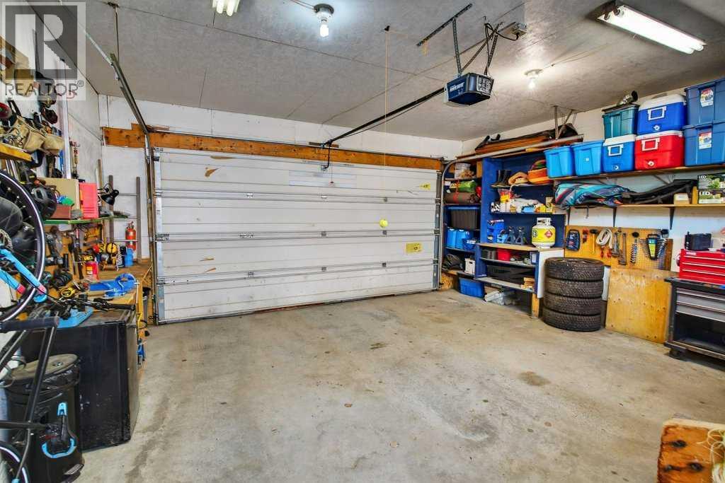 Photo 38 of 7 Strathearn Rise Sw, Calgary AB