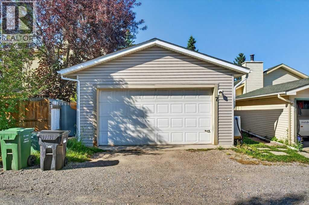 Photo 40 of 7 Strathearn Rise Sw, Calgary AB