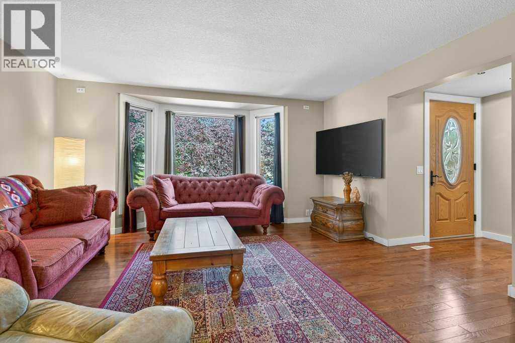 Photo 5 of 7 Strathearn Rise Sw, Calgary AB