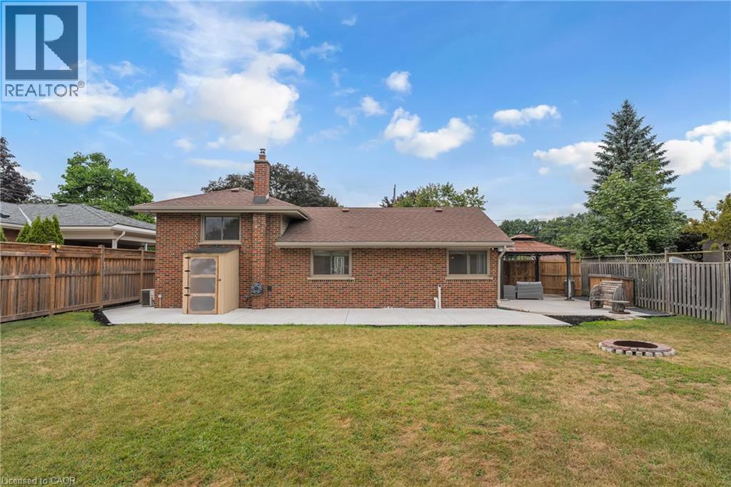 Photo 5 of 35 Hickery Place, Brantford ON