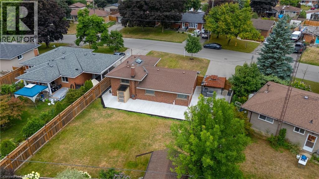 Photo 23 of 35 Hickery Place, Brantford ON