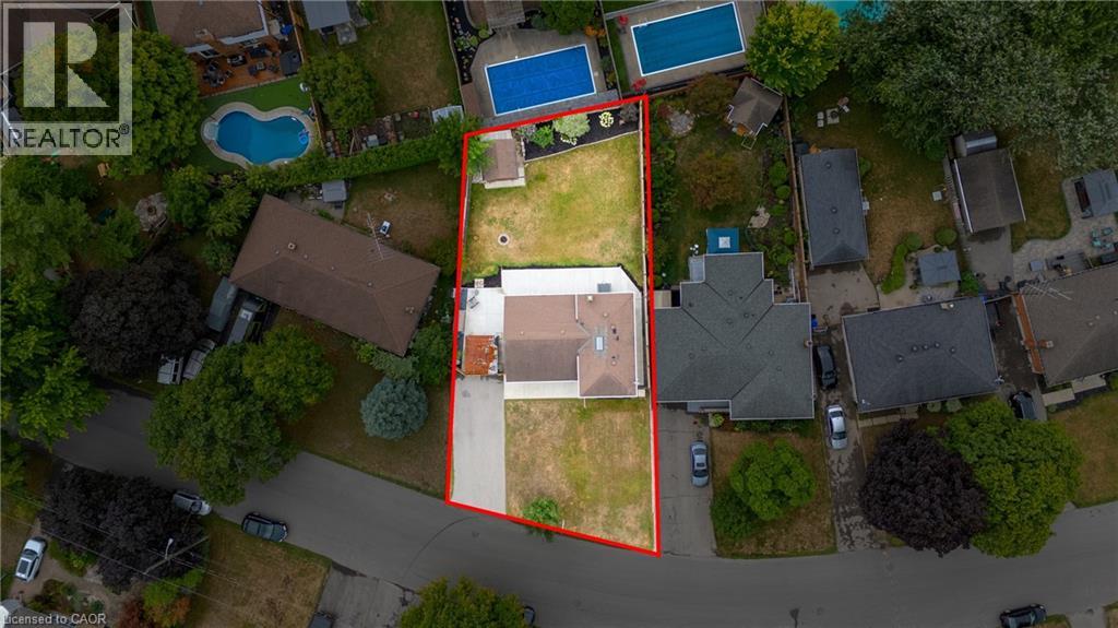 Photo 7 of 35 Hickery Place, Brantford ON