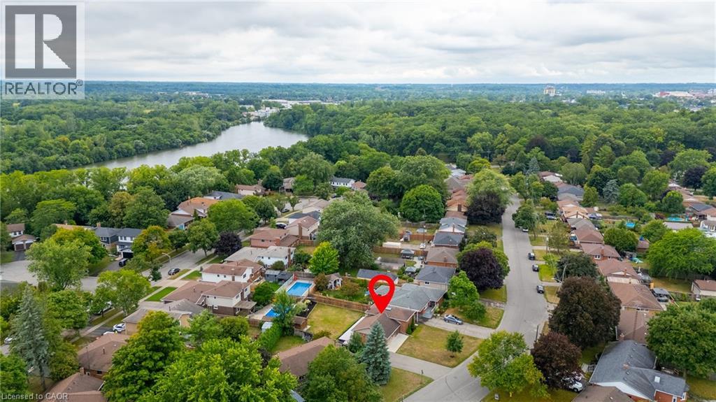 Photo 18 of 35 Hickery Place, Brantford ON