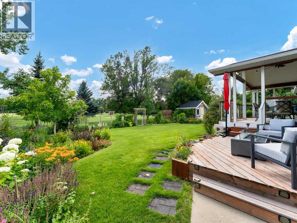 Single Family House Bungalow for Sale in  Clematis Court SE Connaught Medicine Hat 
