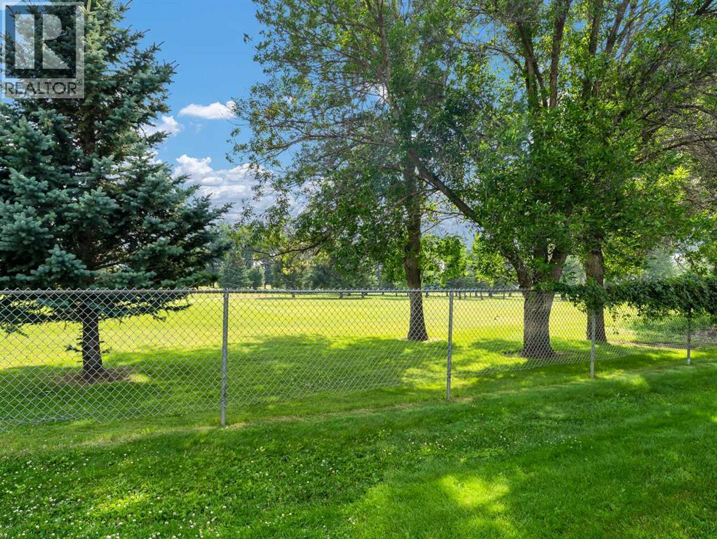 Single Family House Bungalow for Sale in  Clematis Court SE Connaught Medicine Hat 