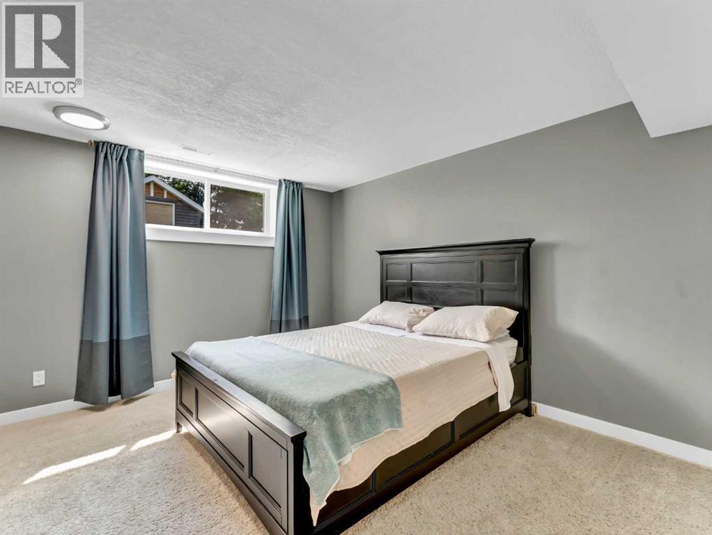 Single Family House Bungalow for Sale in  Clematis Court SE Connaught Medicine Hat 