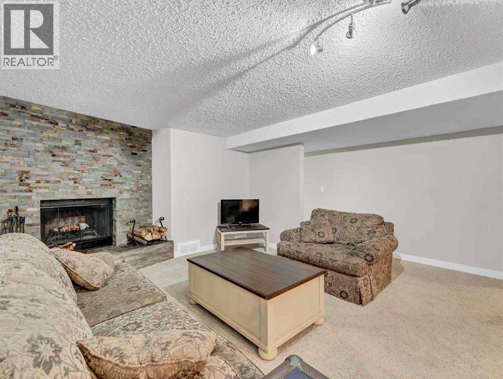 Single Family House Bungalow for Sale in  Clematis Court SE Connaught Medicine Hat 