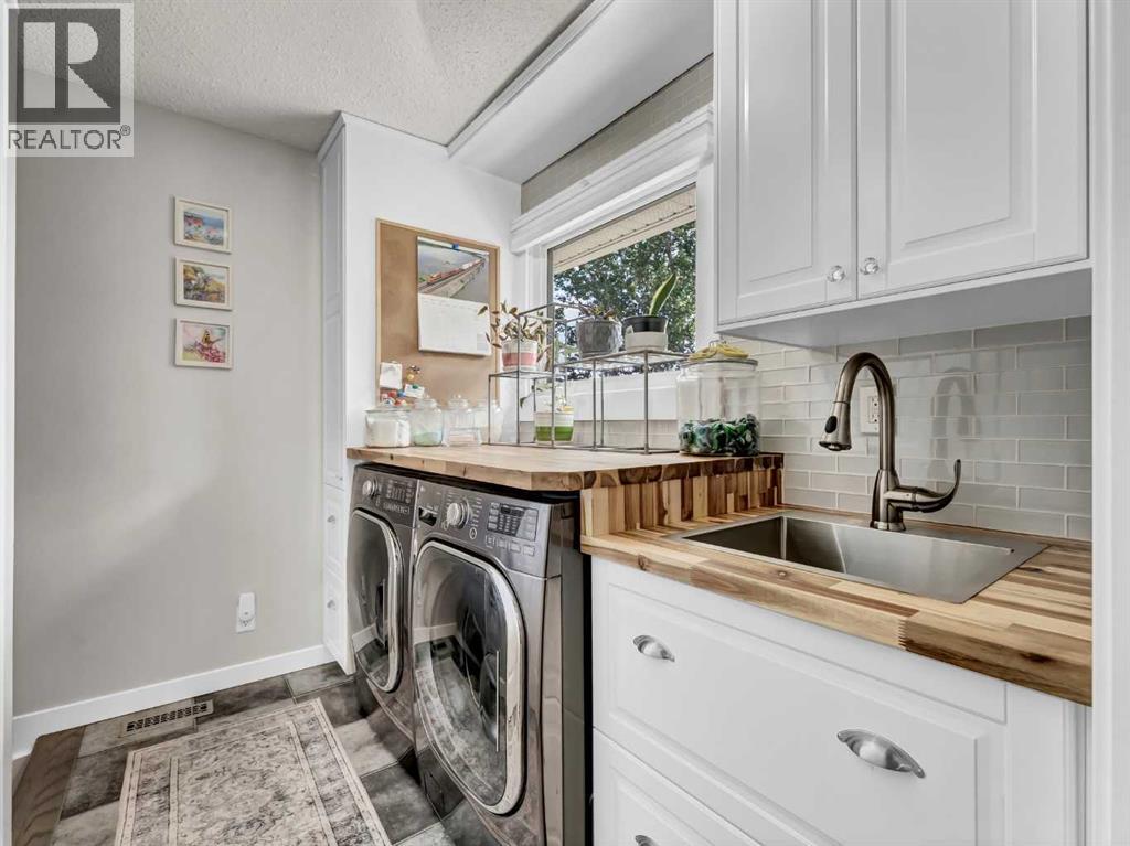 Single Family House Bungalow for Sale in  Clematis Court SE Connaught Medicine Hat 