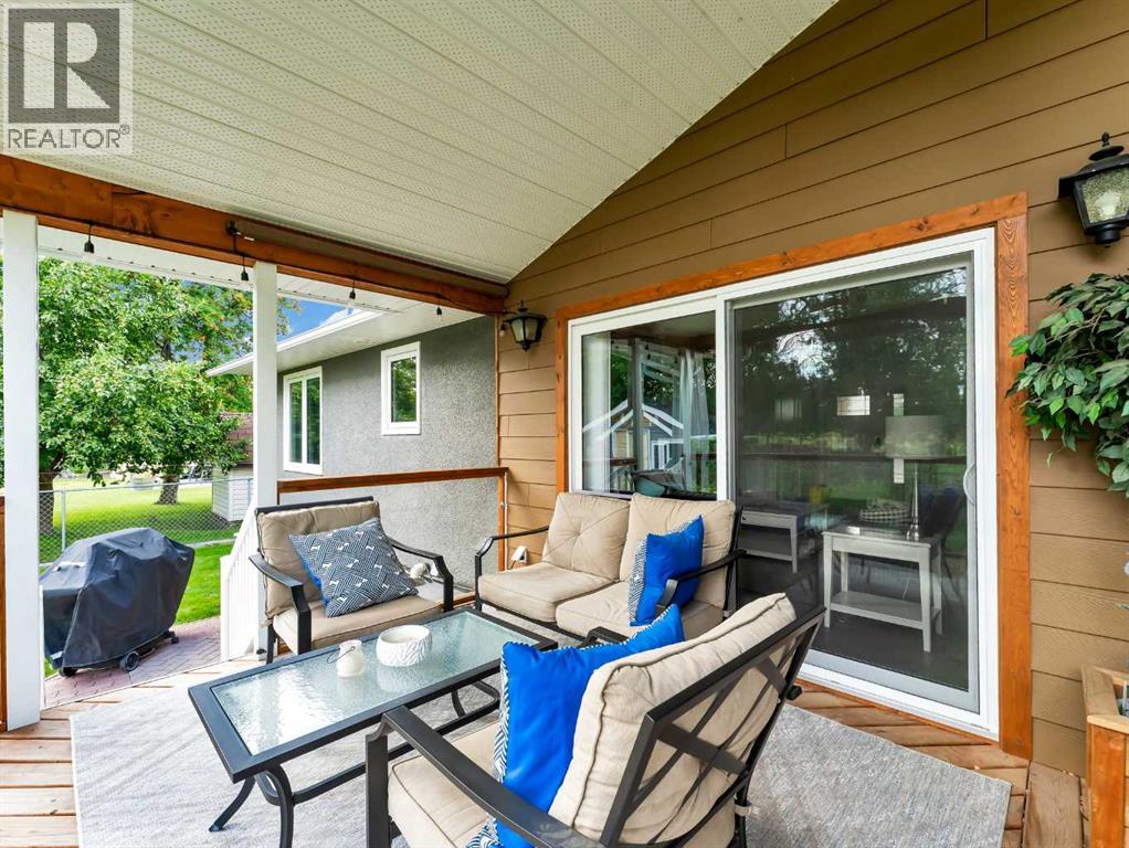 Single Family House Bungalow for Sale in  Clematis Court SE Connaught Medicine Hat 