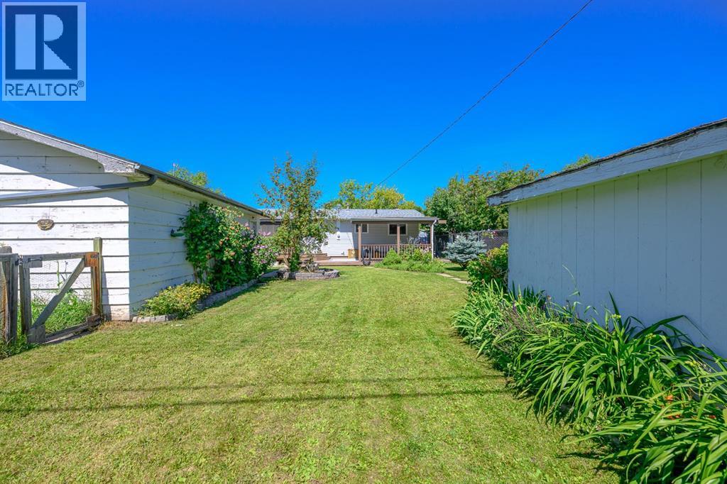Single Family House Bungalow for Sale in   Avenue Mountview Grande Prairie 