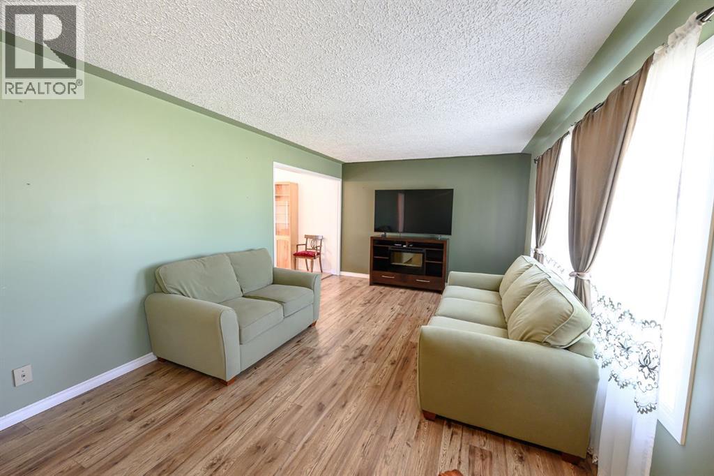 Single Family House Bungalow for Sale in   Avenue Mountview Grande Prairie 