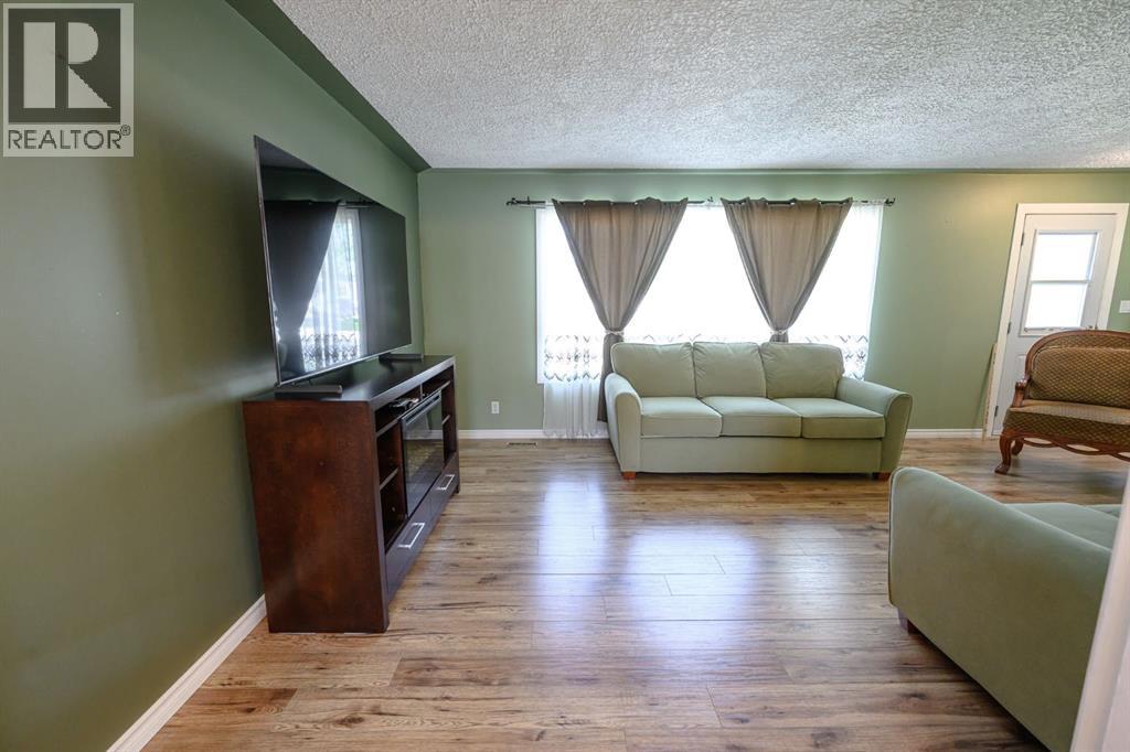 Single Family House Bungalow for Sale in   Avenue Mountview Grande Prairie 