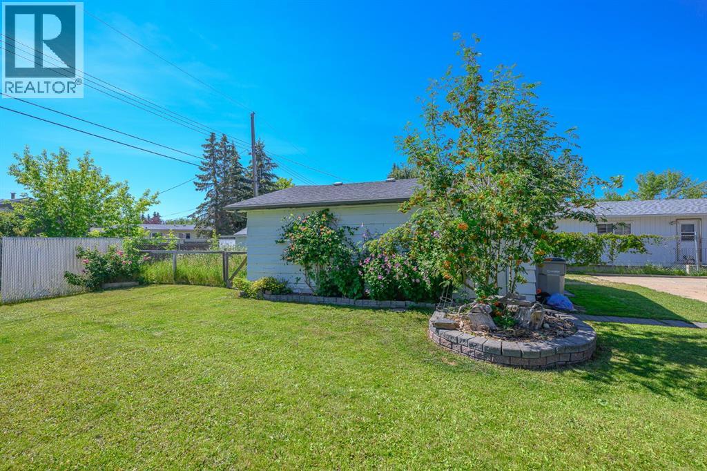 Single Family House Bungalow for Sale in   Avenue Mountview Grande Prairie 