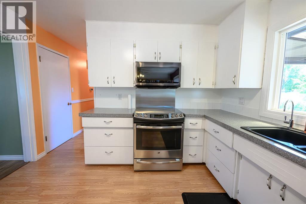 Single Family House Bungalow for Sale in   Avenue Mountview Grande Prairie 