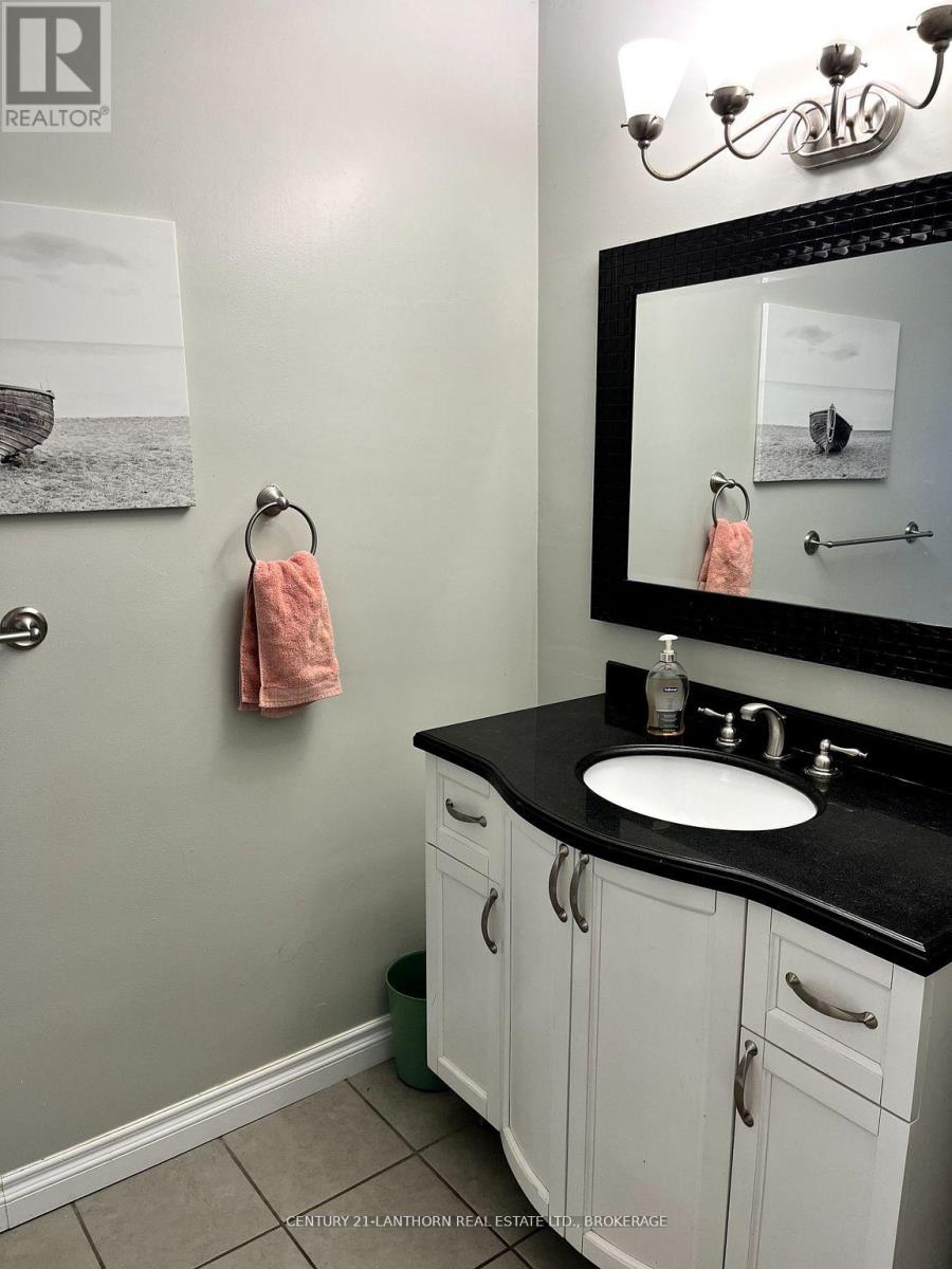 Photo 15 of 58 Cliff Crescent, Kingston ON
