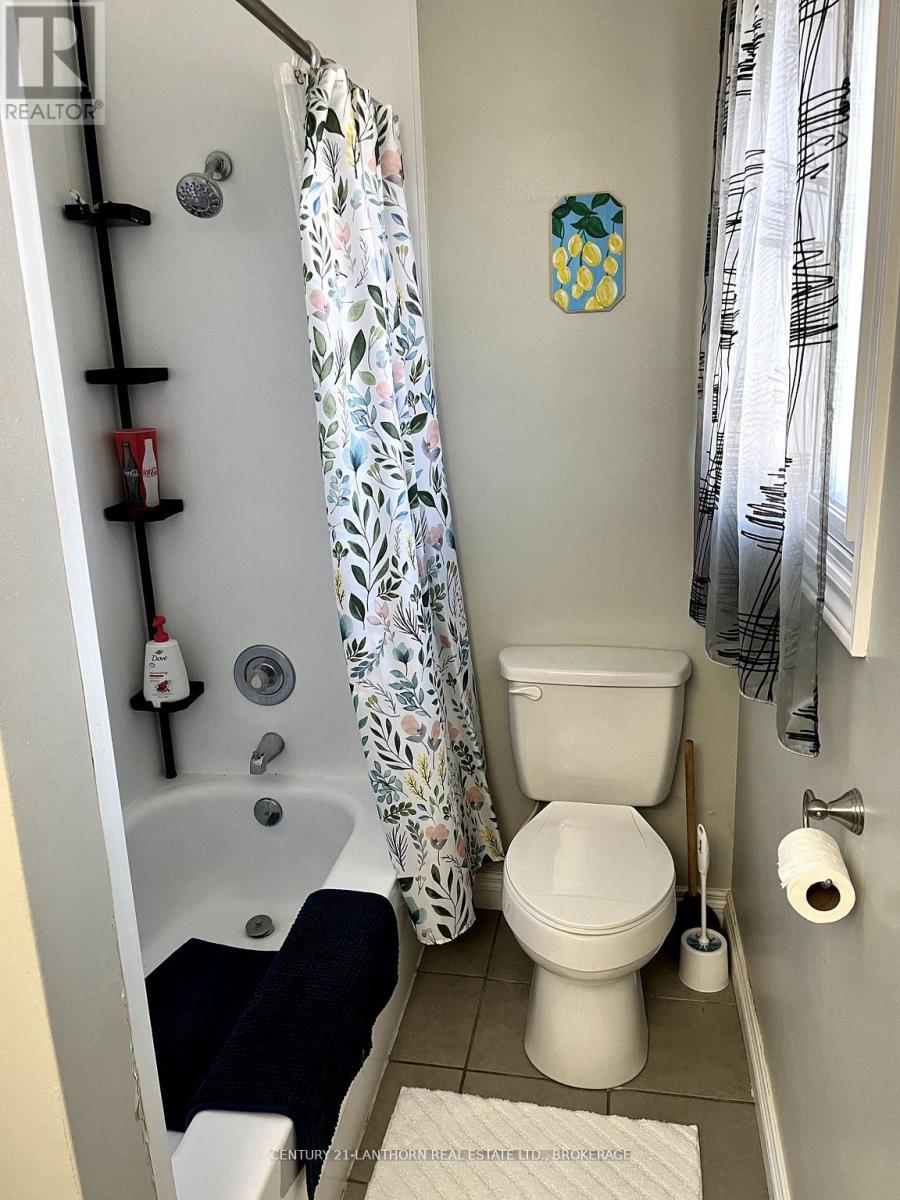 Photo 16 of 58 Cliff Crescent, Kingston ON