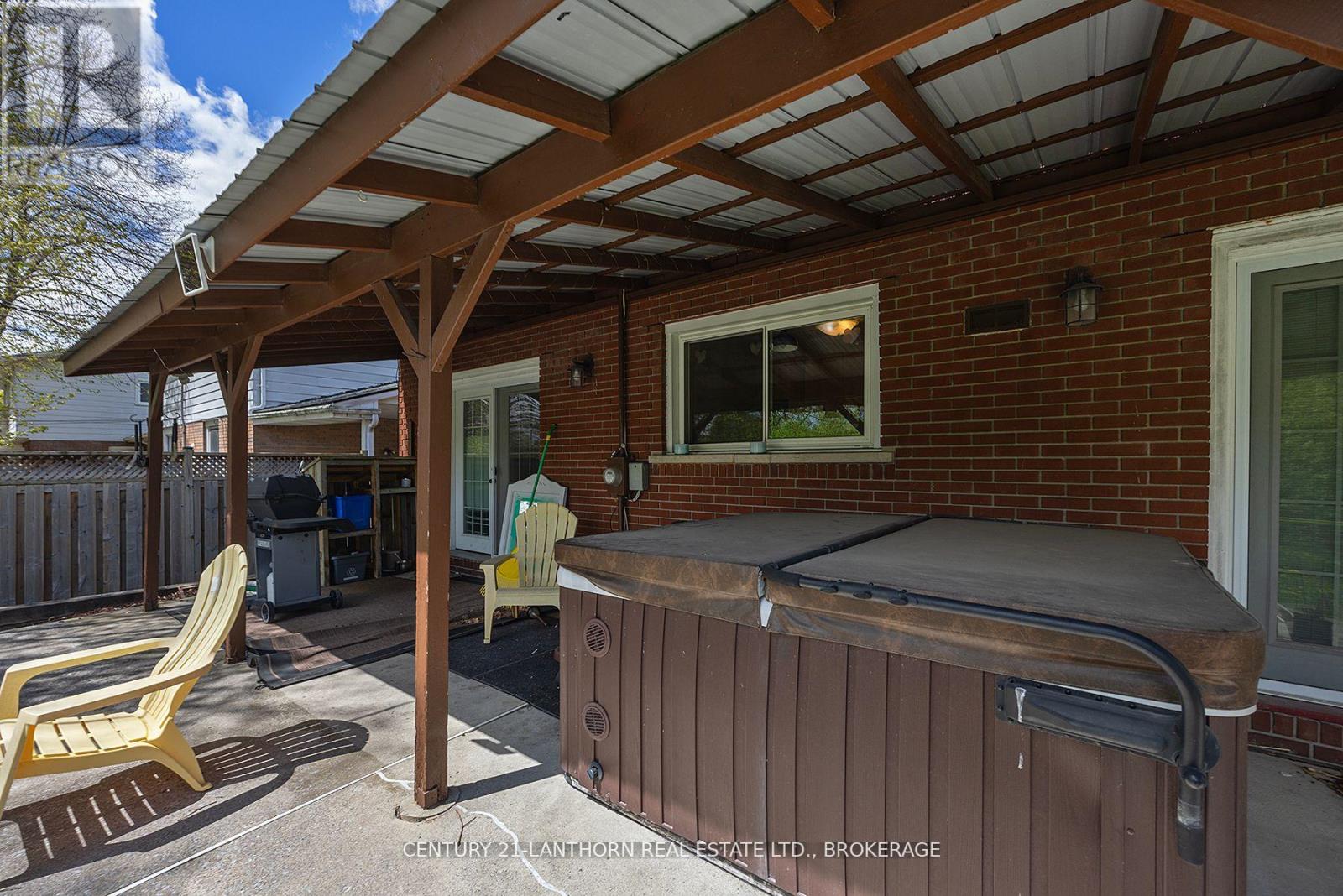 Photo 3 of 58 Cliff Crescent, Kingston ON