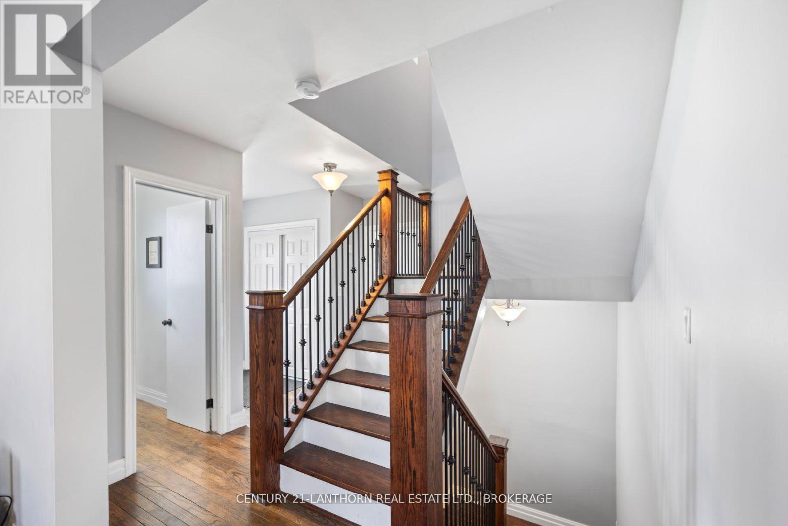 Photo 4 of 58 Cliff Crescent, Kingston ON