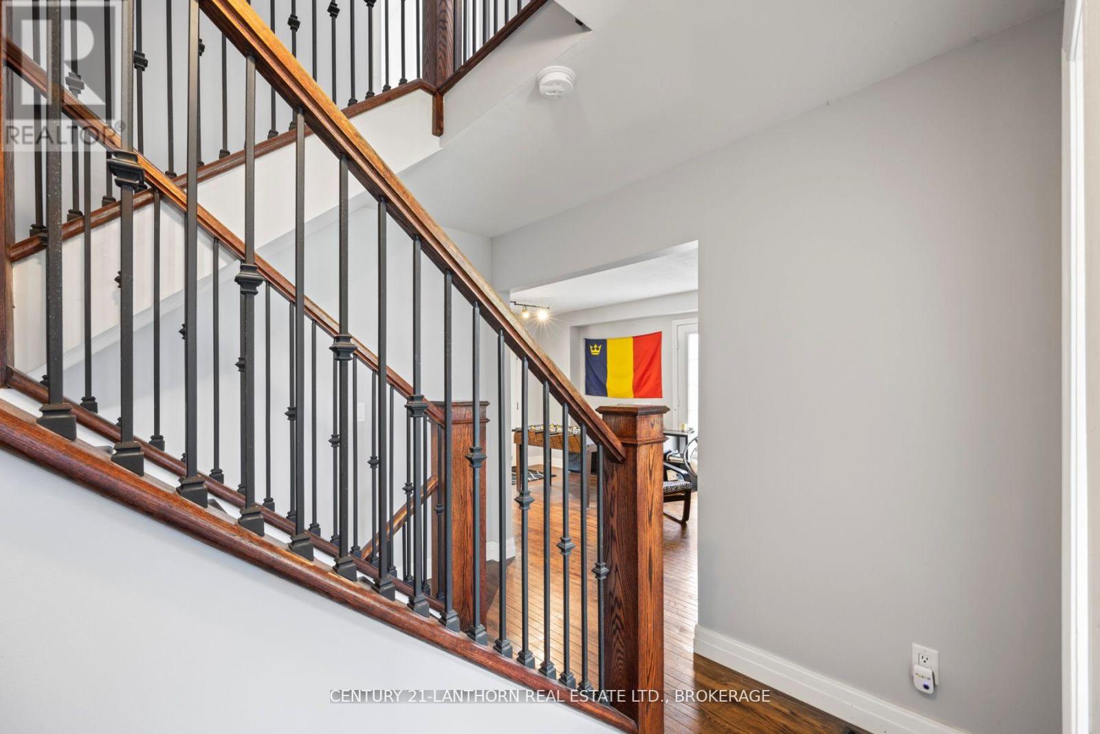 Photo 5 of 58 Cliff Crescent, Kingston ON