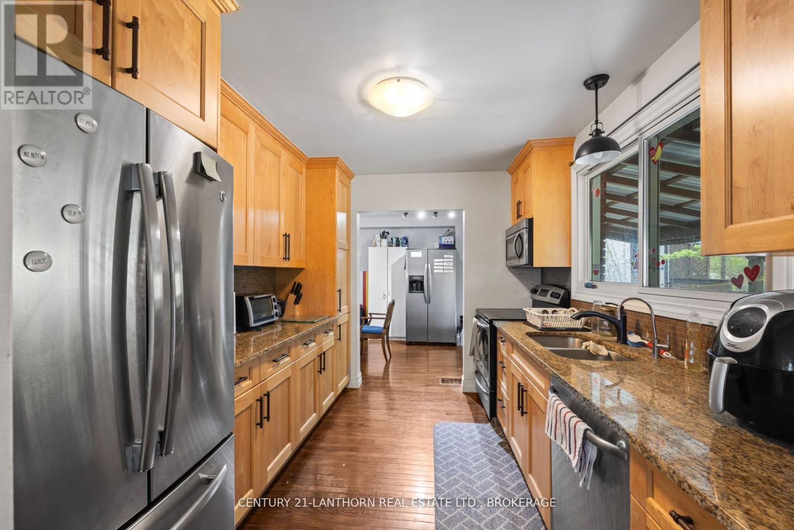Photo 8 of 58 Cliff Crescent, Kingston ON