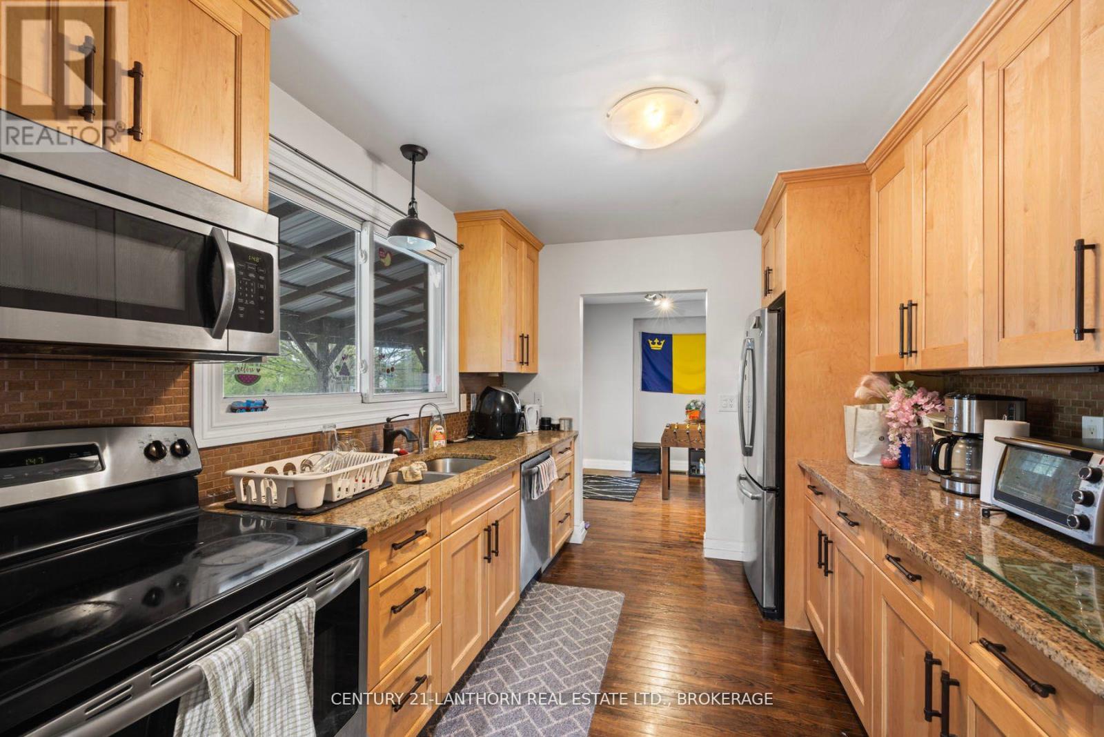 Photo 9 of 58 Cliff Crescent, Kingston ON