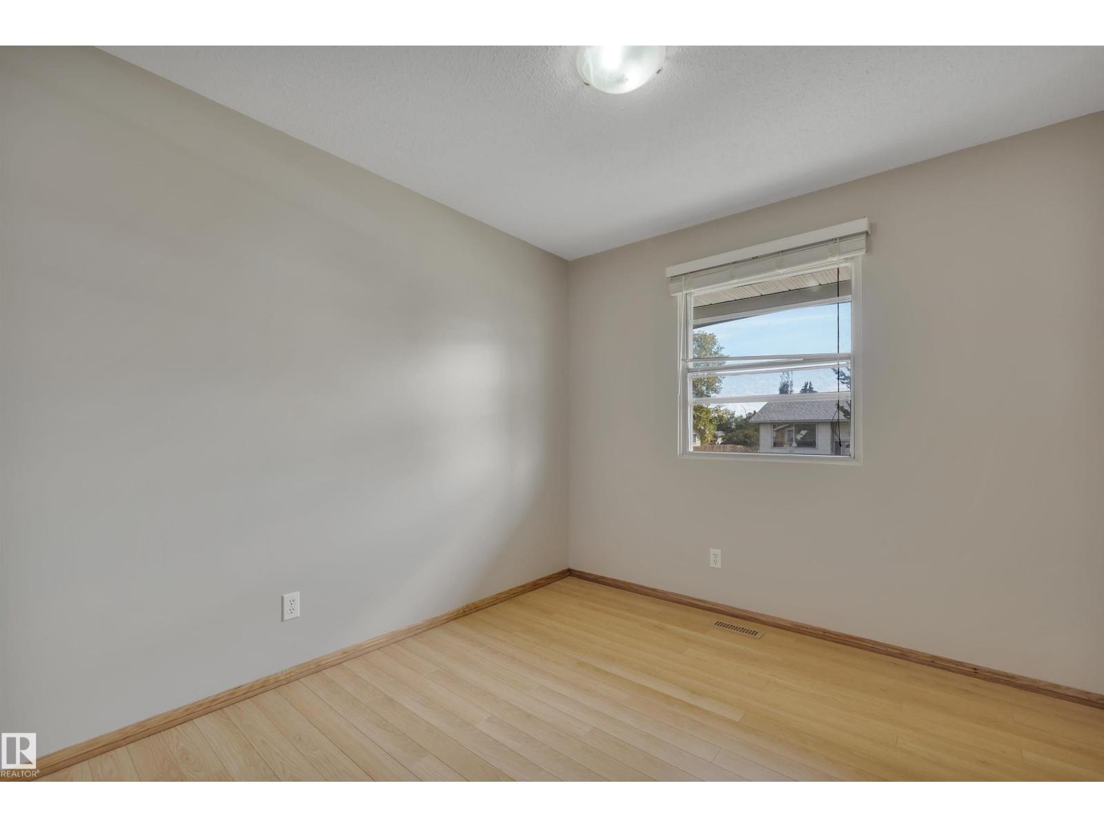Photo 22 of 15020 83 St Nw, Edmonton AB