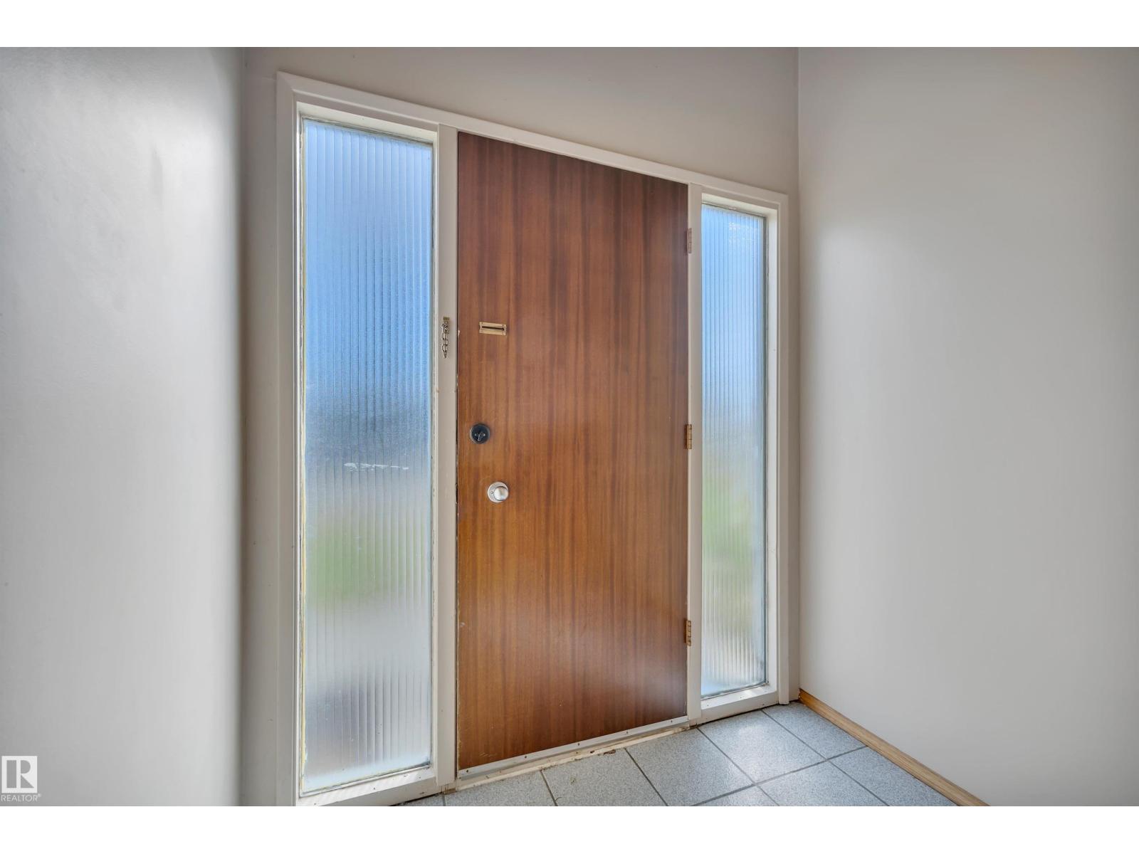 Photo 6 of 15020 83 St Nw, Edmonton AB