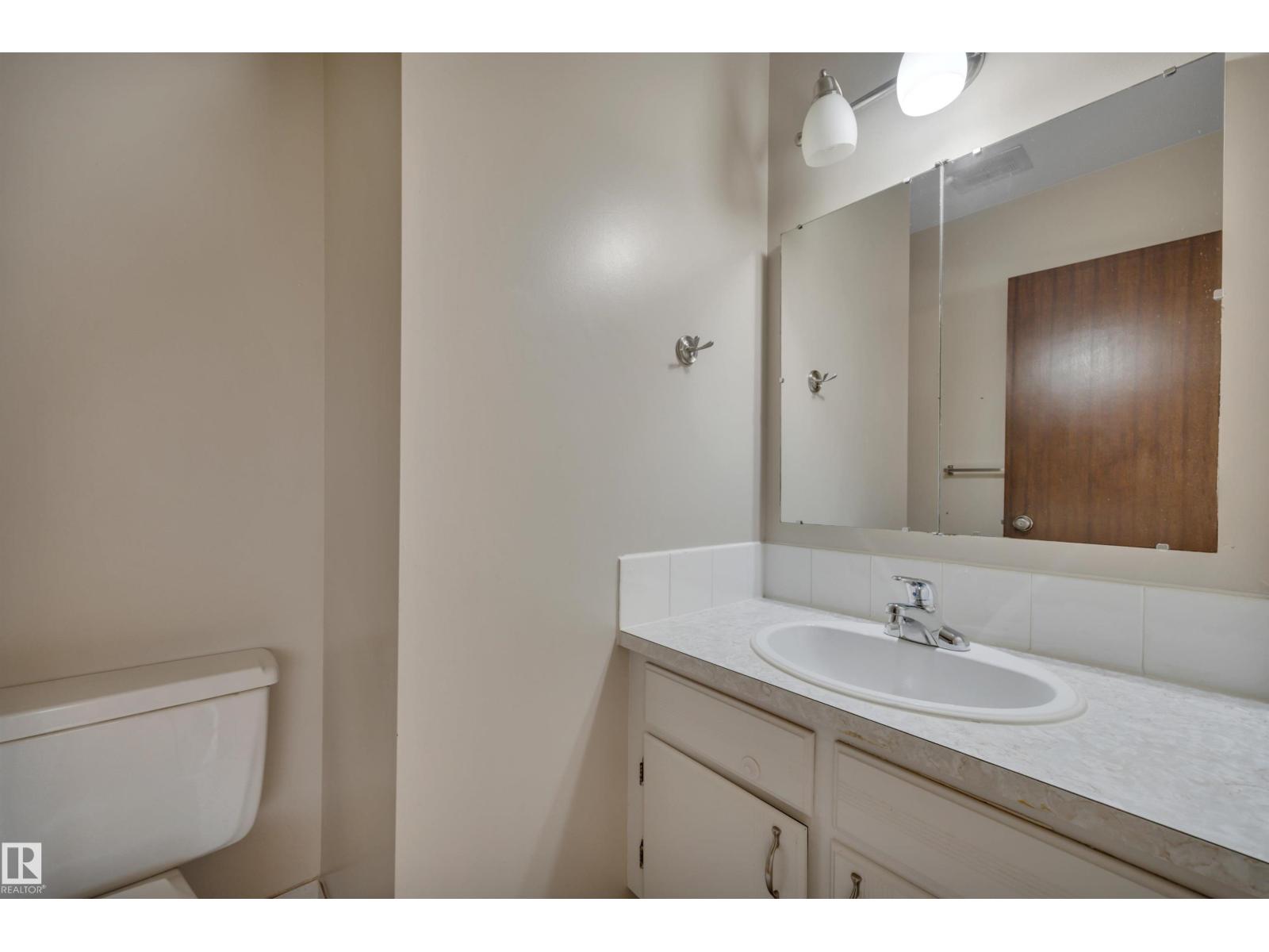 Photo 21 of 15020 83 St Nw, Edmonton AB