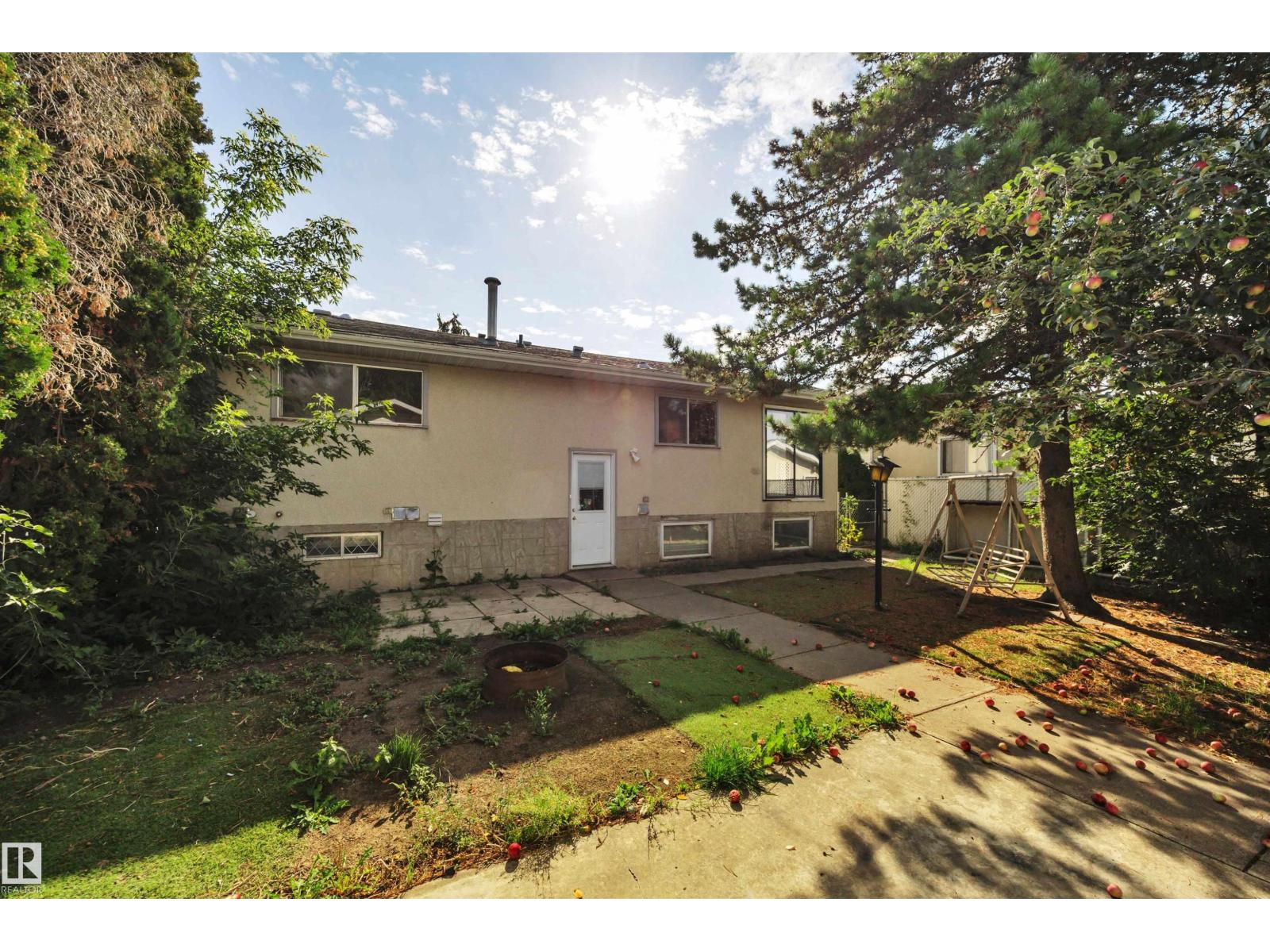 Photo 38 of 15020 83 St Nw, Edmonton AB