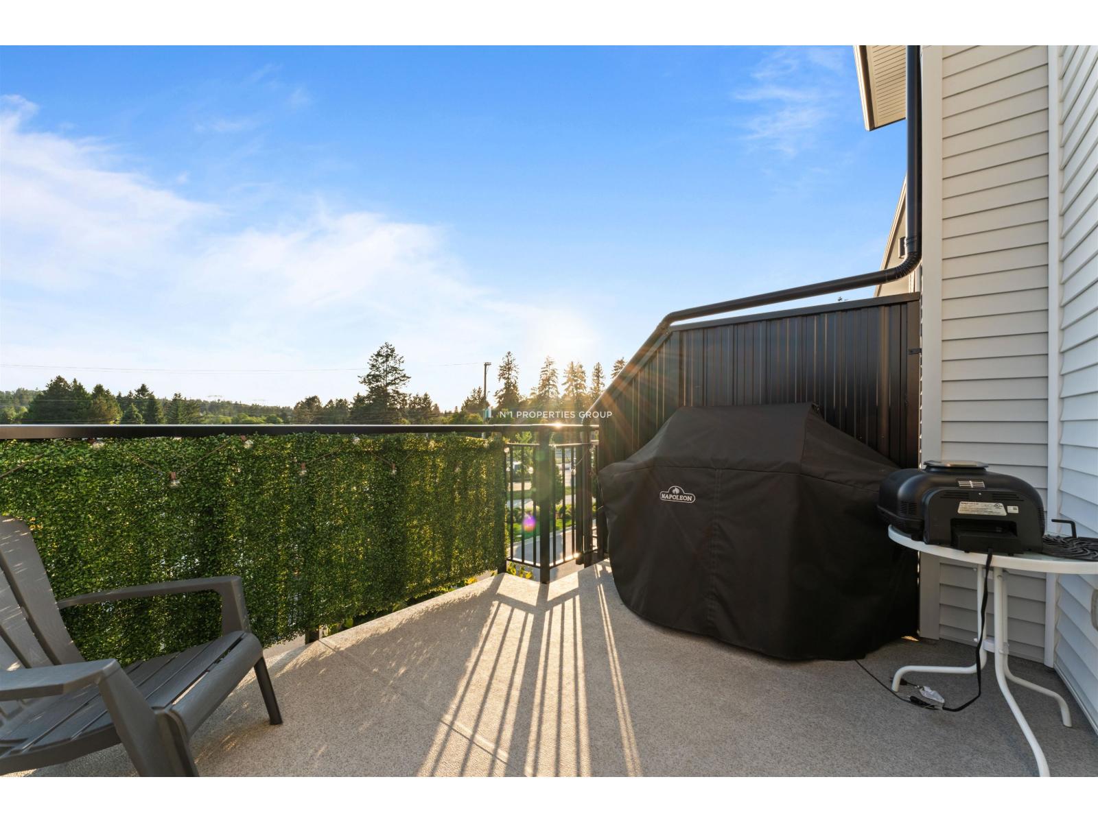 Photo 8 of 100 15235 Sitka Drive, Surrey BC