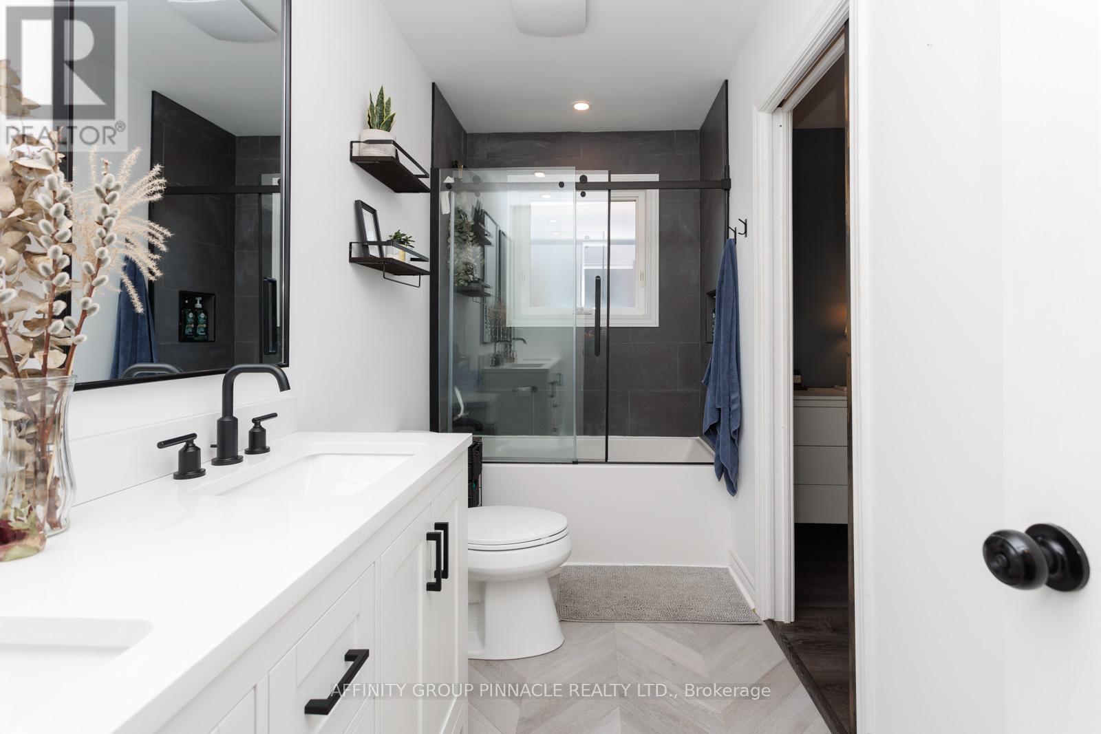 Photo 16 of 53 Madill Crescent, Kawartha Lakes ON