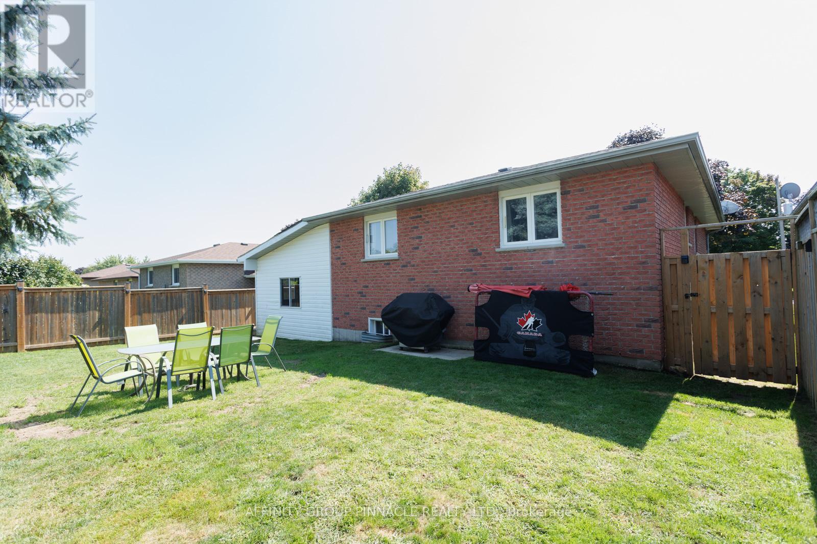 Photo 37 of 53 Madill Crescent, Kawartha Lakes ON