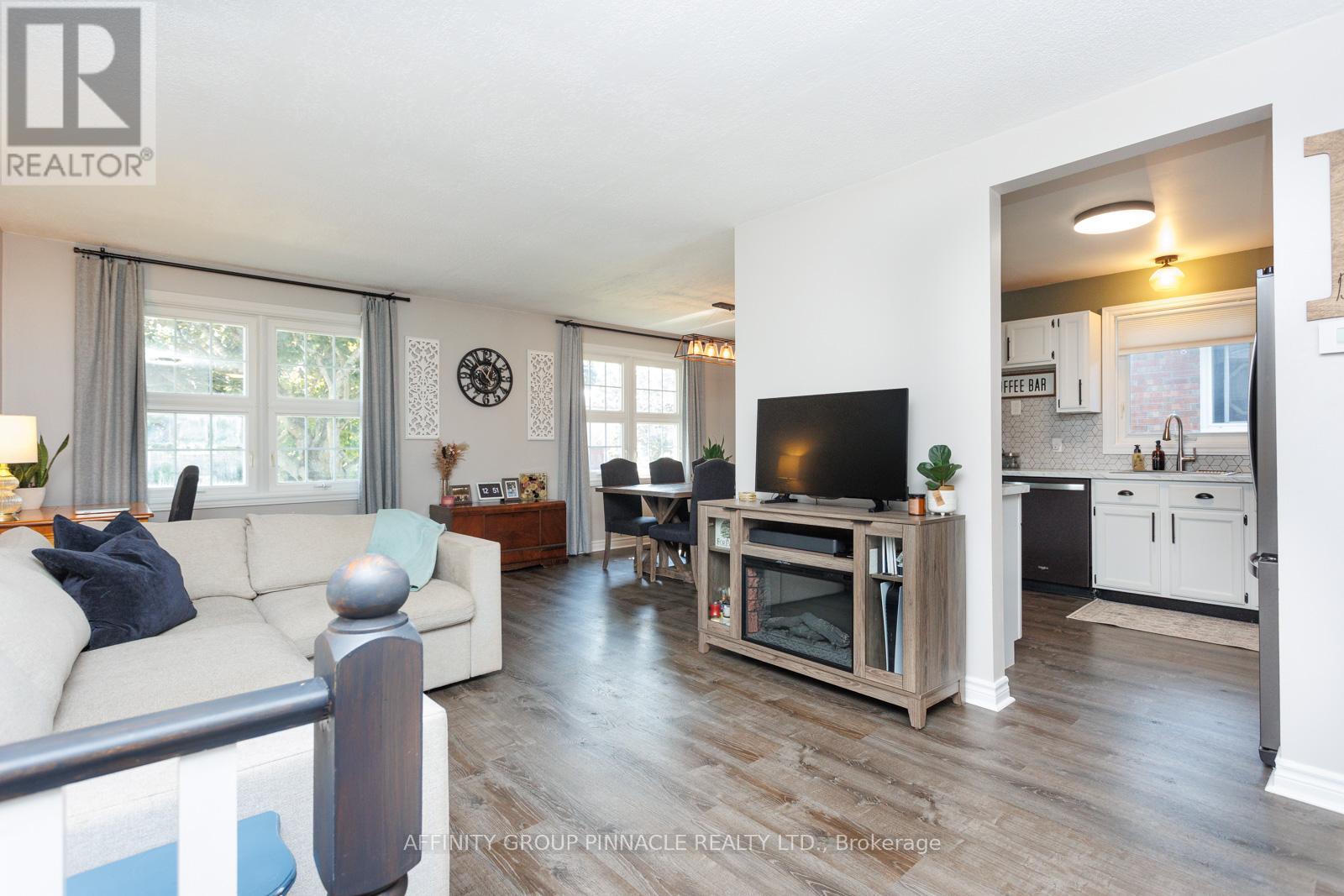 Photo 7 of 53 Madill Crescent, Kawartha Lakes ON