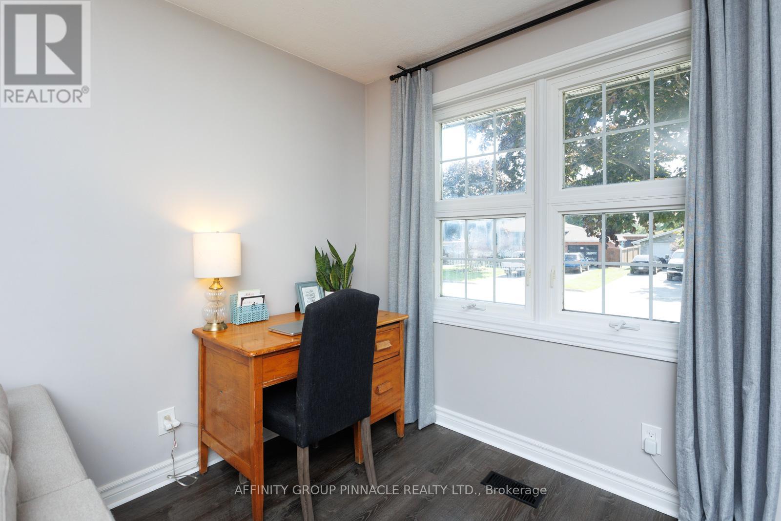 Photo 9 of 53 Madill Crescent, Kawartha Lakes ON