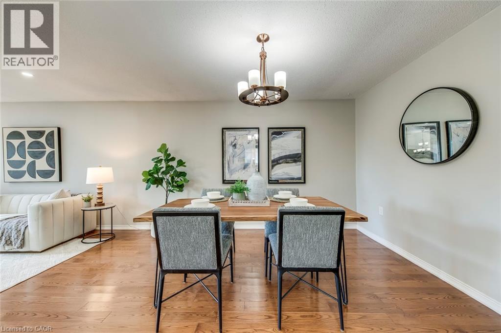 Photo 14 of 2309 Malcolm Crescent, Burlington ON