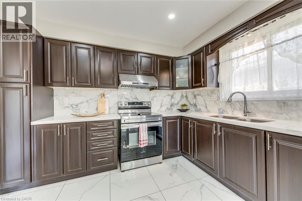 Photo 21 of 2309 Malcolm Crescent, Burlington ON