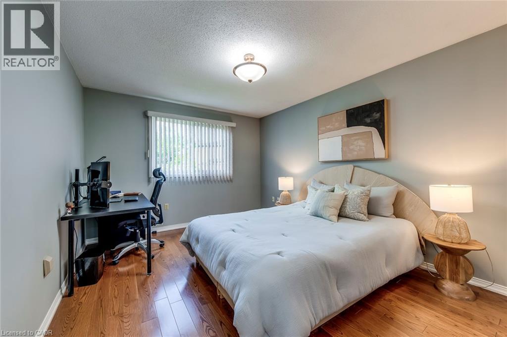 Photo 26 of 2309 Malcolm Crescent, Burlington ON