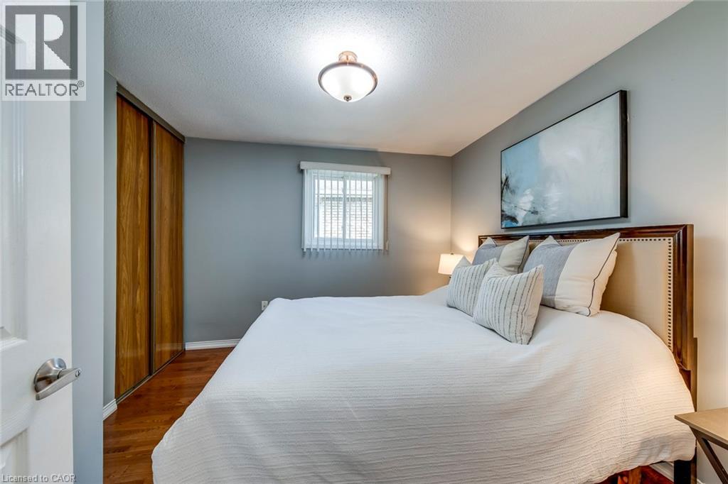 Photo 28 of 2309 Malcolm Crescent, Burlington ON
