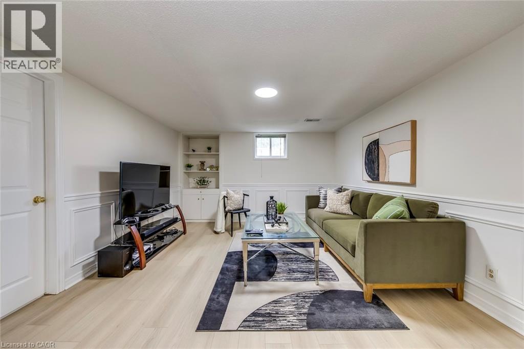 Photo 35 of 2309 Malcolm Crescent, Burlington ON