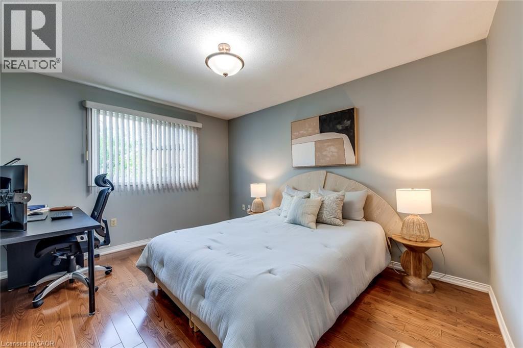 Photo 27 of 2309 Malcolm Crescent, Burlington ON