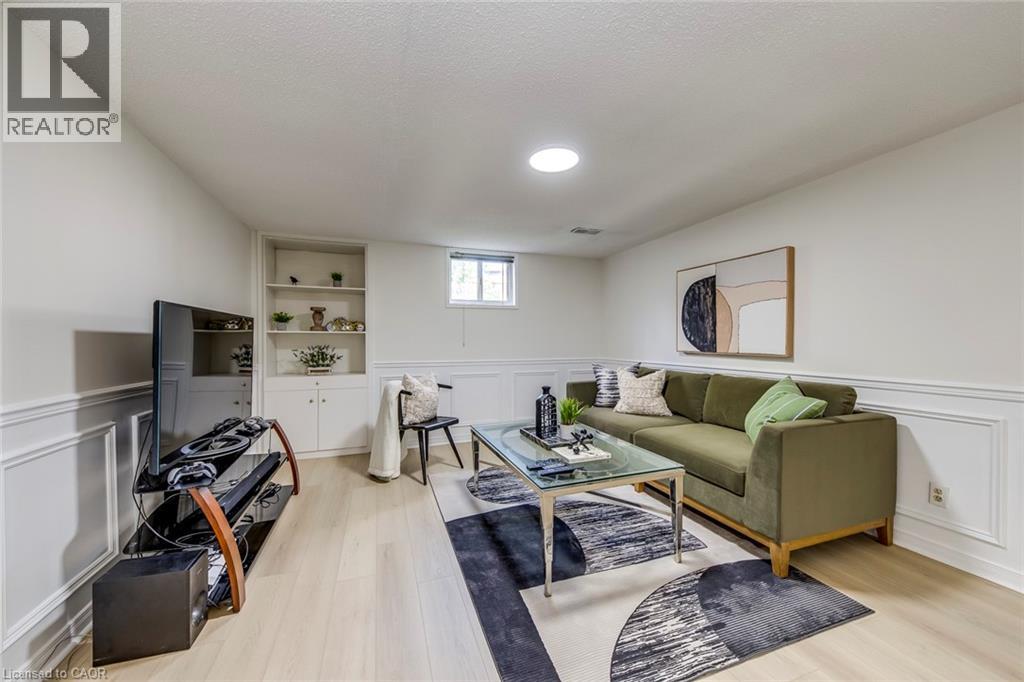 Photo 36 of 2309 Malcolm Crescent, Burlington ON