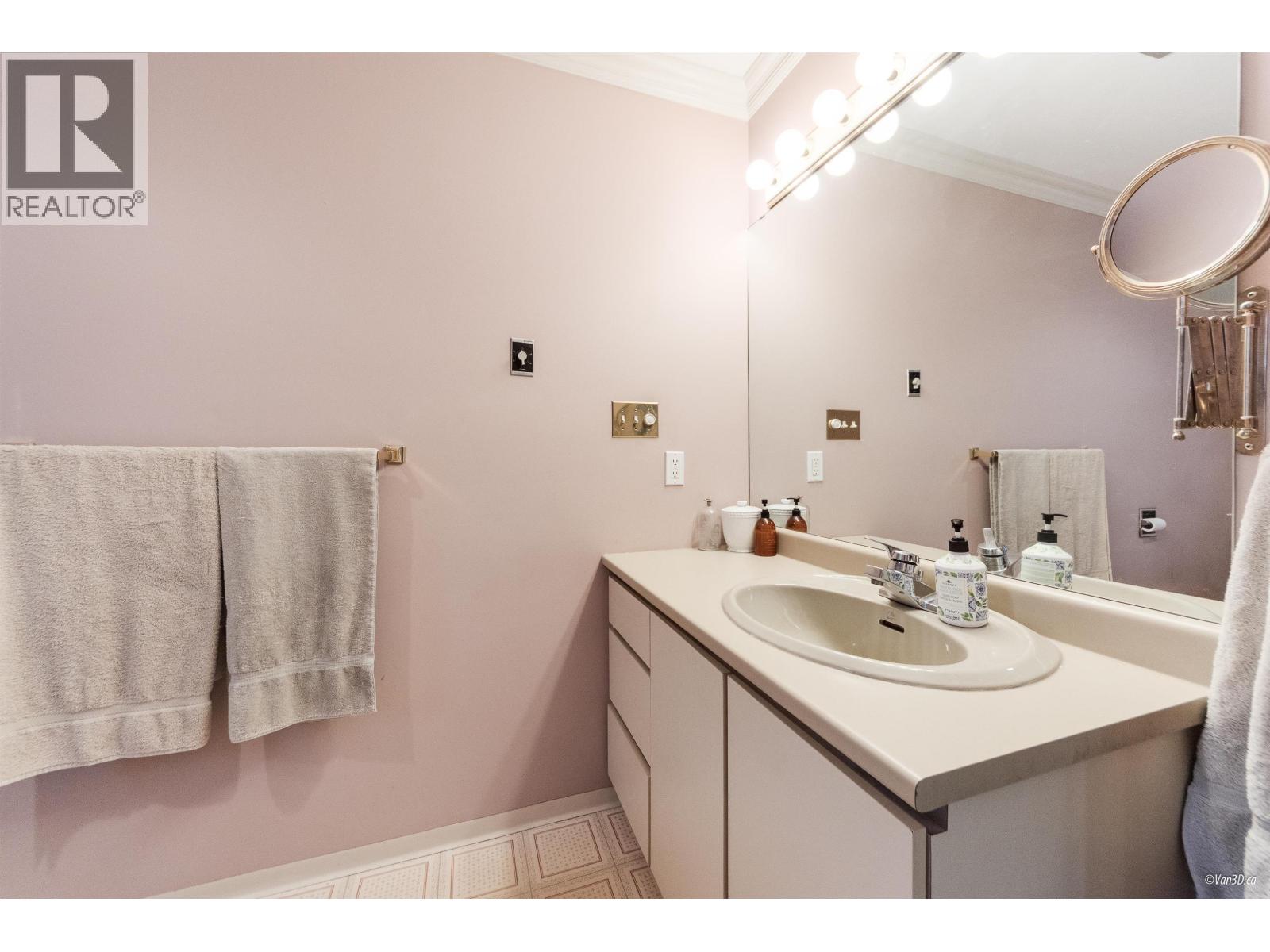 Photo 10 of 2141 W 47th Avenue, Vancouver BC