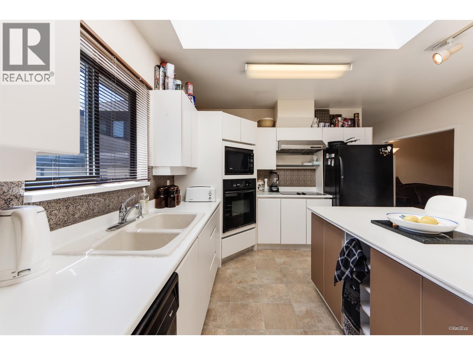 Photo 25 of 2141 W 47th Avenue, Vancouver BC