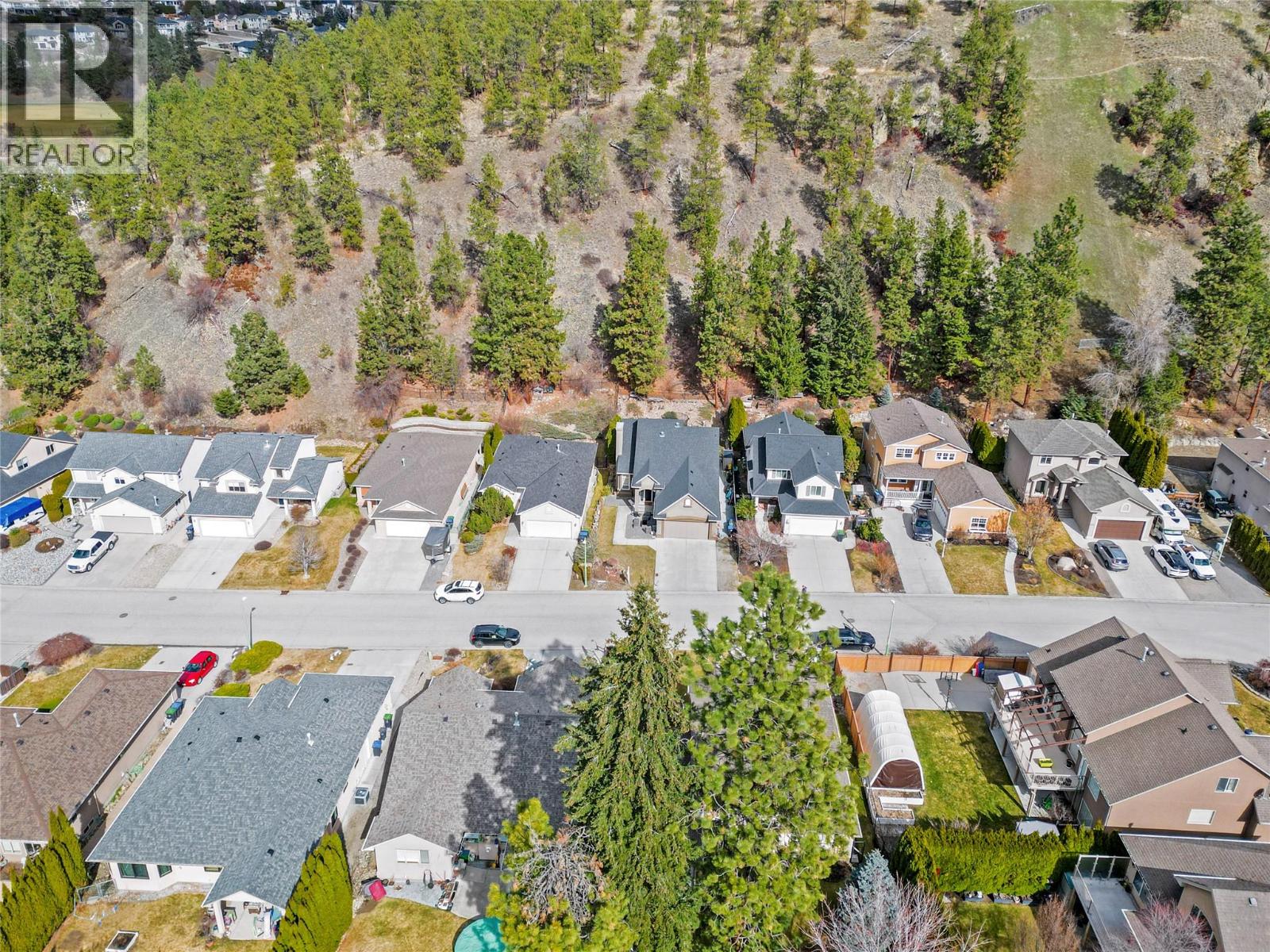 1083 CHILCOTIN CRESCENT - 24