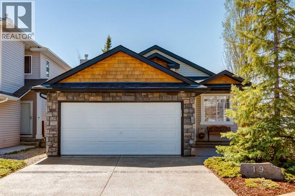 19 Rockmont Court NW, Calgary, Alberta