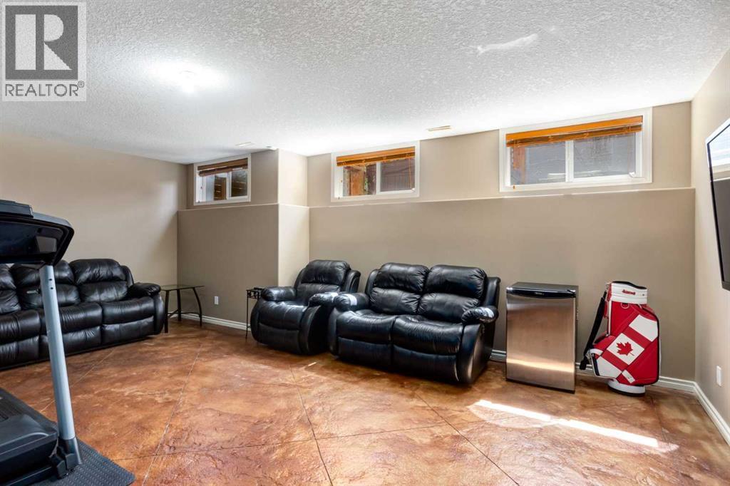 Single Family House Bungalow for Sale in  Rockmont Court NW Rocky Ridge Calgary 