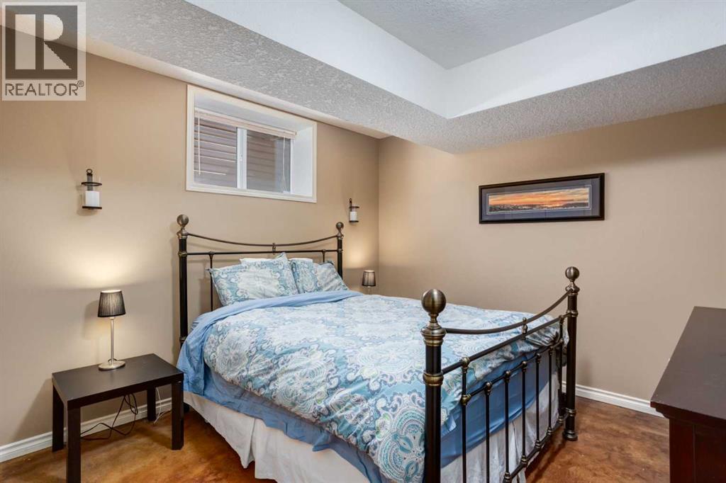 Single Family House Bungalow for Sale in  Rockmont Court NW Rocky Ridge Calgary 