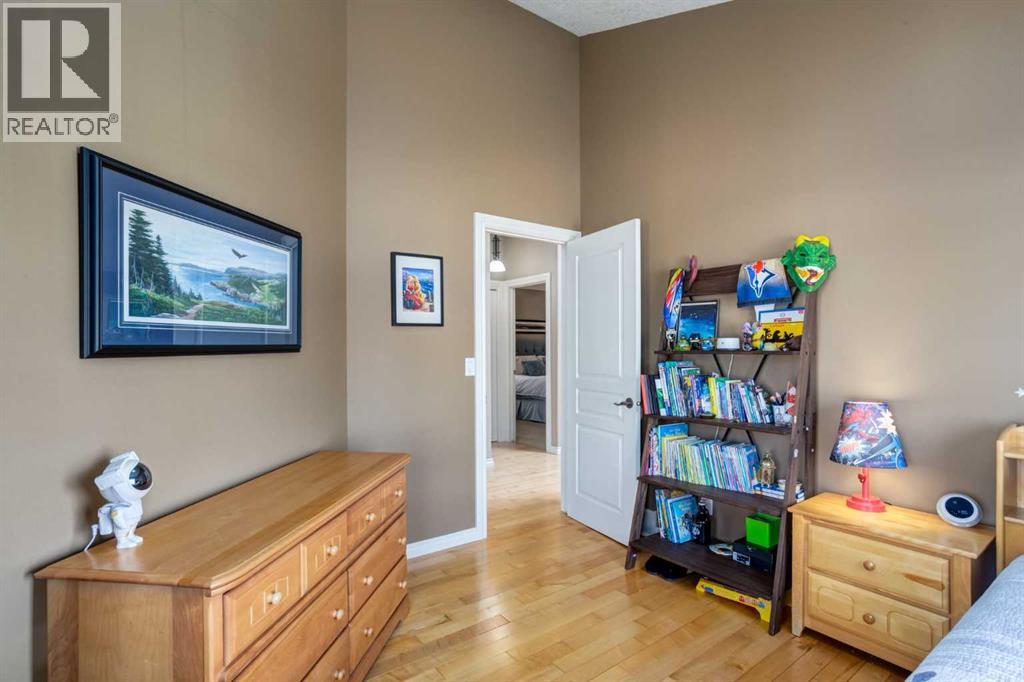 Single Family House Bungalow for Sale in  Rockmont Court NW Rocky Ridge Calgary 